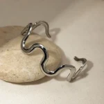 دستبند موج‌دار با روکش طلا