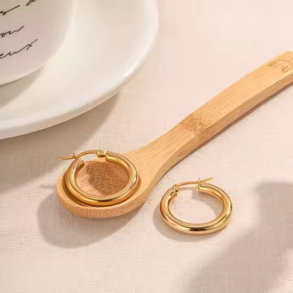 گوشواره حلقه‌ای براق با روکش طلا